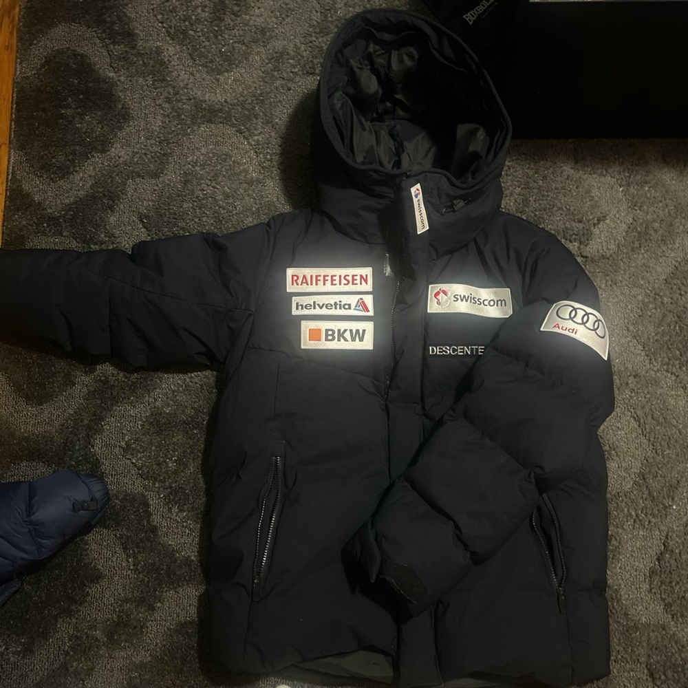 Descente Black Puffer Ski Jacket with Patches